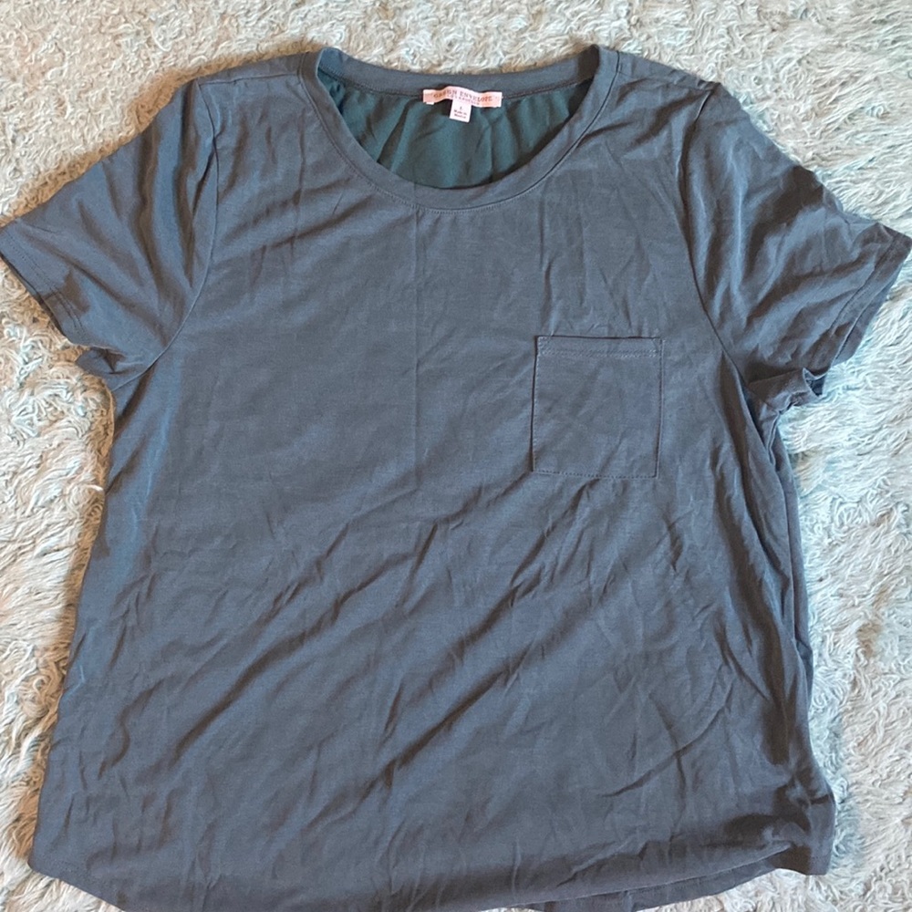 Green envelope teal pocket tee L